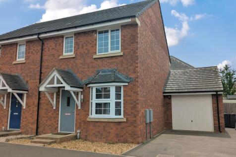 2 bedroom semi-detached house for sale