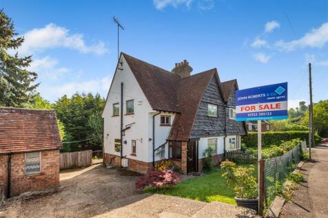 Capell Way, Chorleywood WD3 3 bed semi