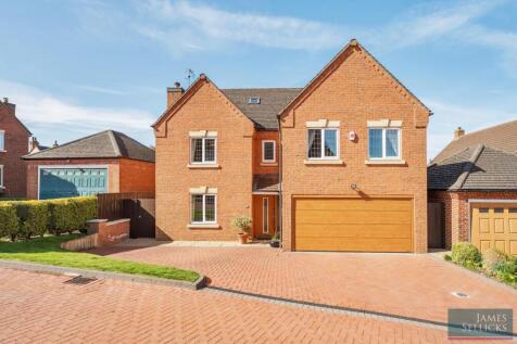 5 bedroom detached house for sale