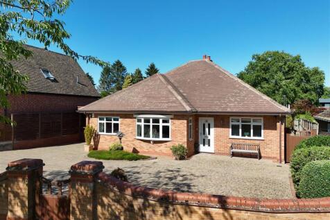 Fairfield Road, Market Harborough 3 bed detached bungalow for sale