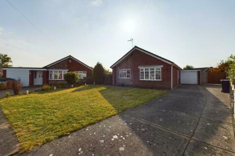 2 bedroom detached bungalow for sale