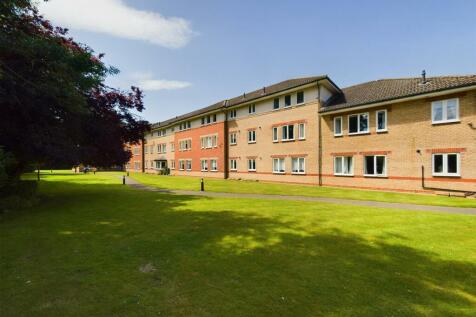 Minster Court, Bracebridge Heath 2 bed apartment for sale