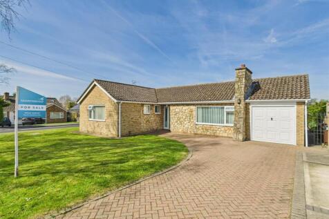 3 bedroom detached bungalow for sale
