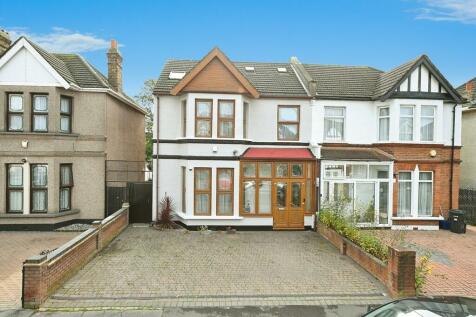 7 bedroom semi-detached house for sale