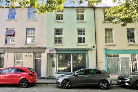 4 bedroom terraced house for sale