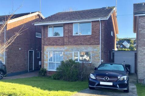 4 bedroom link detached house for sale