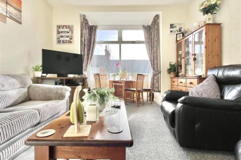 3 bedroom maisonette for sale