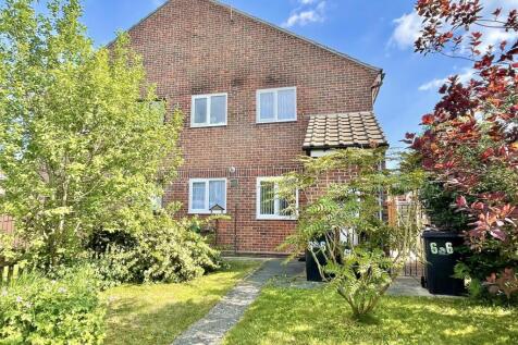1 bedroom end of terrace house for sale
