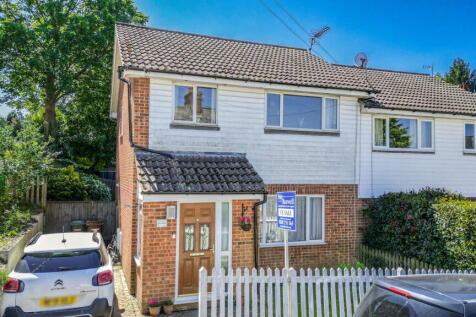 No Onward Chain In Hawkhurst 3 bed semi