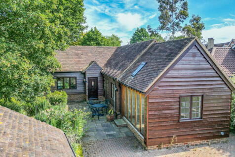 Quiet location within walking... 2 bed detached house for sale