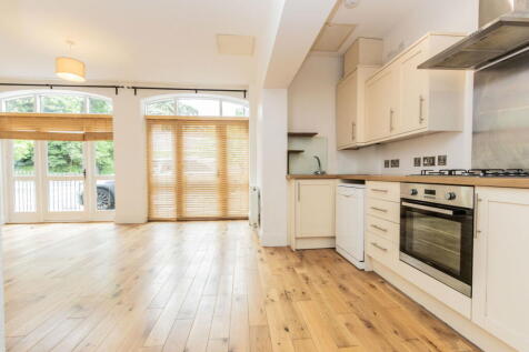 Ground Floor Flat With No Onward... 2 bed flat for sale