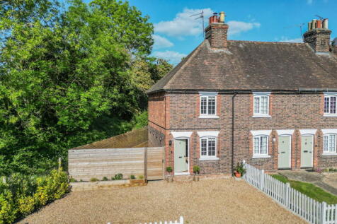 Close Proximity To Marden High Street 2 bed end of terrace house for sale