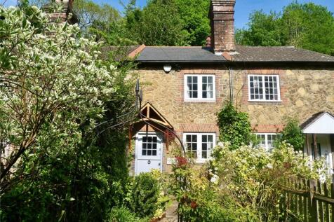 103 Brighton Road, Godalming, GU7 2 bed terraced house for sale