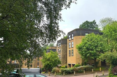 Chapel Fields, Charterhouse Road... 3 bed apartment for sale