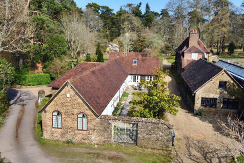 Hascombe Road, Hascombe, Godalming, GU8 4 bed detached house for sale