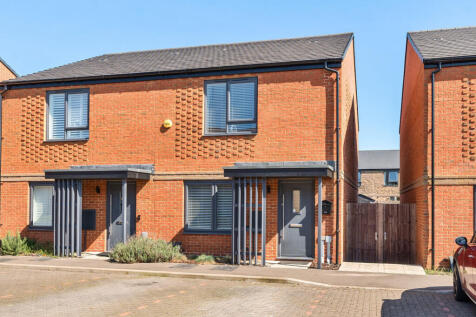 Padfoot Road, Godalming, GU7 2 bed semi