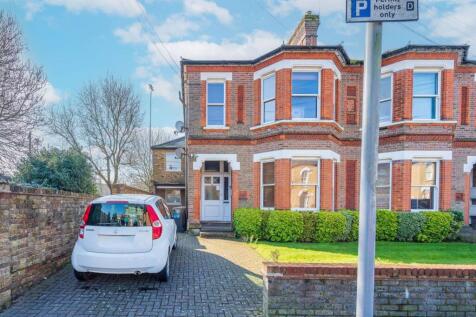 Essex Road, Watford, WD17 2 bed flat for sale