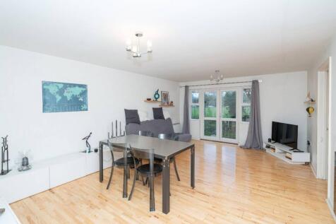 Farthing Close, Watford, WD18 2 bed flat for sale