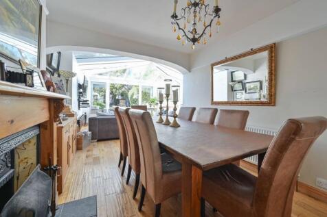 5 bedroom semi-detached house for sale
