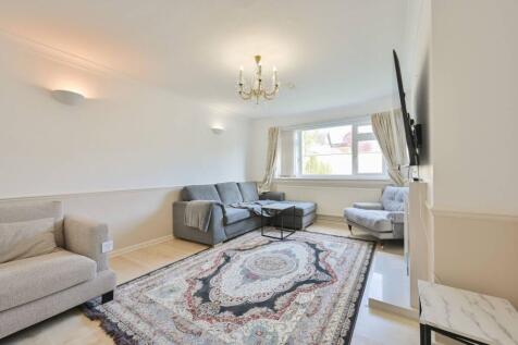 Woodville Court, Watford, WD17 2 bed flat for sale