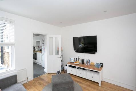 Neal Street, Watford, WD18 2 bed terraced house for sale