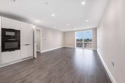 Station Road, Watford, WD17 2 bed flat for sale