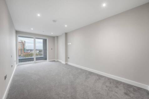 Junction Court, Watford, WD17 3 bed flat for sale