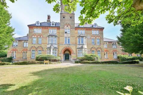 3 bedroom flat for sale