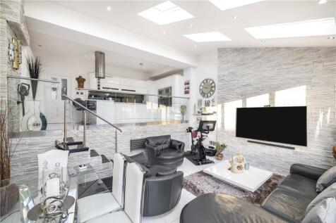 4 bedroom terraced house for sale