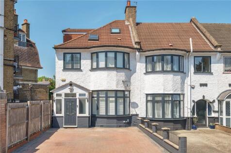 4 bedroom end of terrace house for sale