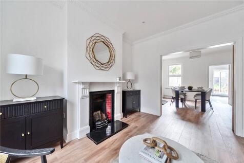 4 bedroom terraced house for sale