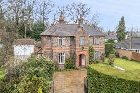 5 bedroom detached house for sale