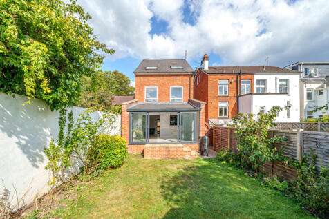Tilford Road, Farnham, GU9 4 bed detached house for sale