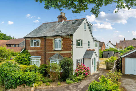 Broadwell Road, Wrecclesham, Farnham... 3 bed semi