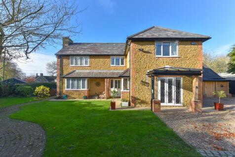 Broughton Road, Old, Northampton 3 bed detached house for sale