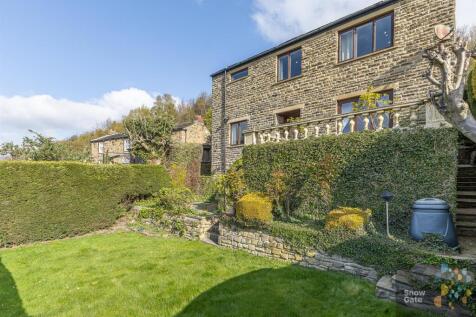 69 Albion Road, Dewsbury WF12 3 bed cottage for sale