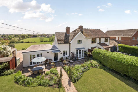 4 bedroom semi-detached house for sale