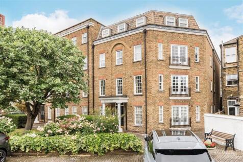 Regents Bridge Gardens, London SW8 2 bed flat for sale
