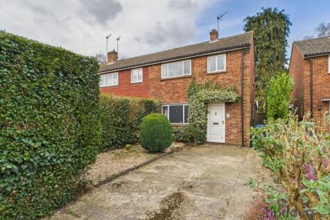 Slade Road, Ottershaw, Surrey, KT16 3 bed end of terrace house for sale