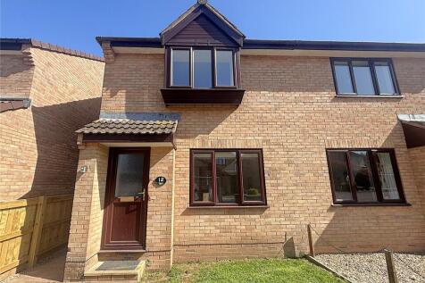 2 bedroom semi-detached house for sale
