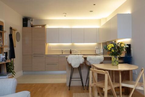 Camberwell Grove, Camberewell, Se5 2 bed flat for sale