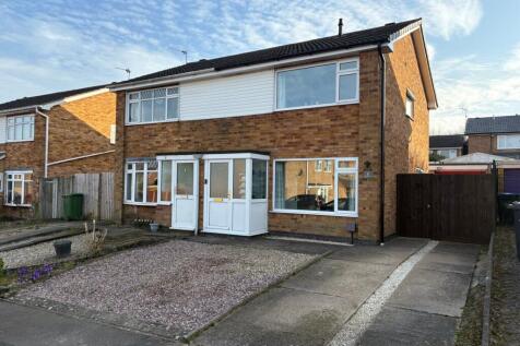 3 bedroom semi-detached house for sale