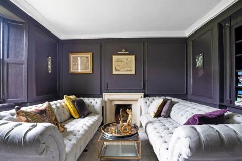 6 bedroom town house for sale
