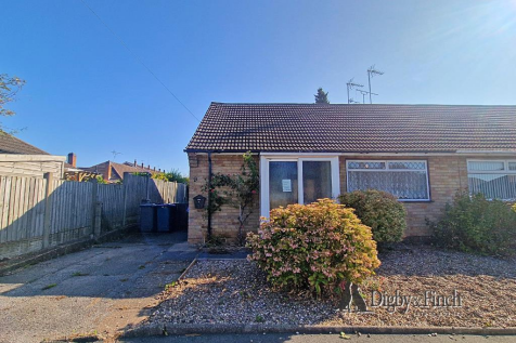 2 bedroom semi-detached bungalow for sale