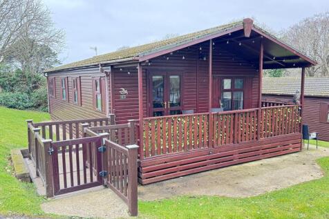Hoburne Holiday Park Barton on Sea... 3 bed mobile home for sale