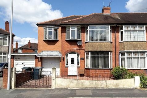 4 bedroom end of terrace house for sale