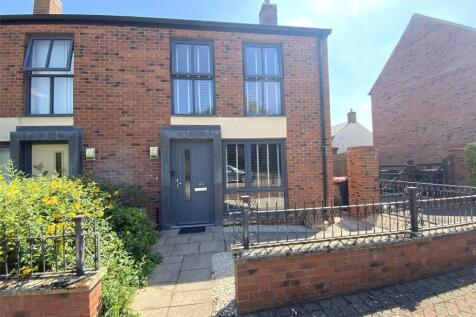 2 bedroom semi-detached house for sale