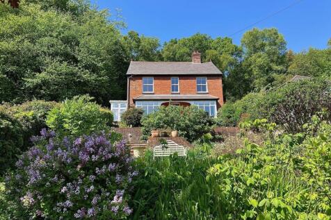 Sandy Lane, Haslemere, GU27 4 bed house for sale