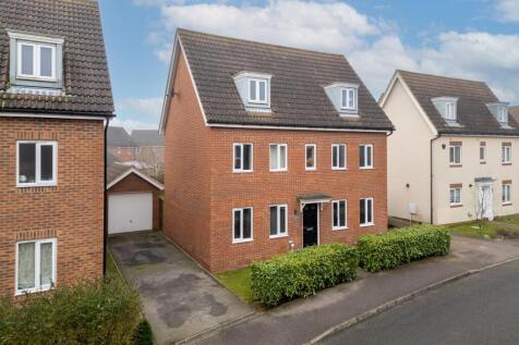 5 bedroom detached house for sale