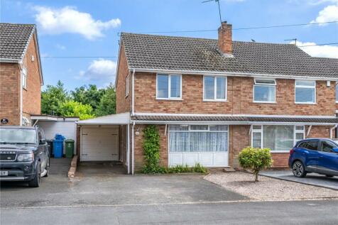 3 bedroom semi-detached house for sale